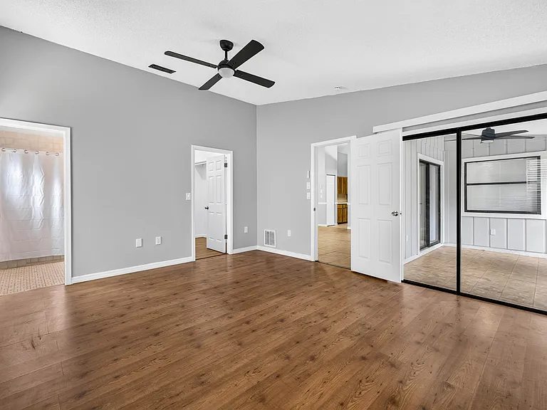 6253 Florida Ave — Photo 15