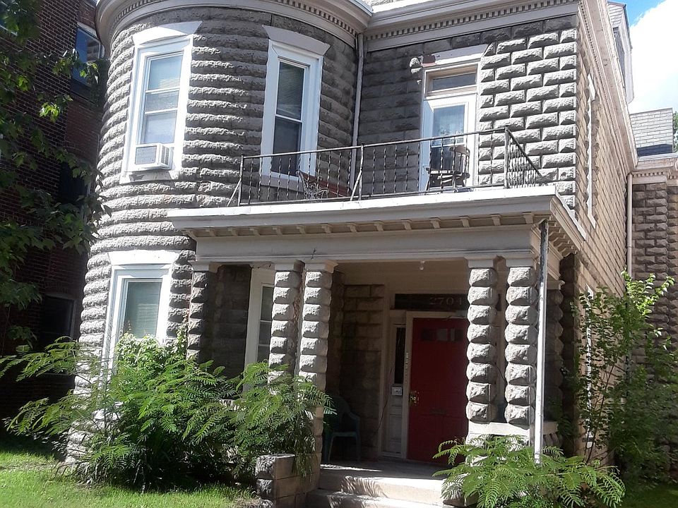 2704 Grove Apartment on 2nd fFloor with Bay Windows and Balc