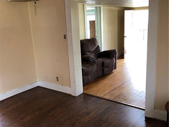 5th image of 4000 N Church St