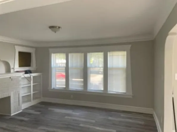 2701 N 39th St, Milwaukee, WI 53210