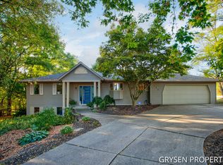 790 Jackson St SW, Grandville, MI 49418