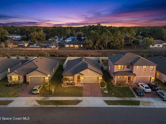 2nd image of 471 Old Country Rd SE