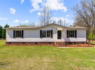 4918 Calvert St, Grimesland, NC 27837