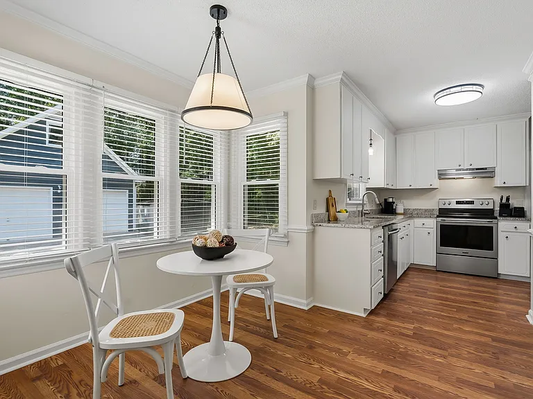 401 Redpath Dr — Photo 17
