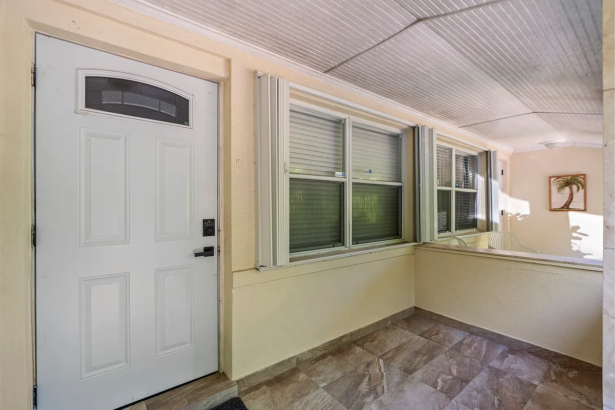 Building Photo - 2532 SW 27th St #2