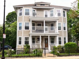1086 River St APT 3, Hyde Park, MA 02136