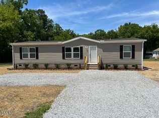 102 Endridge Ln, Wilsons Mills, NC 27527