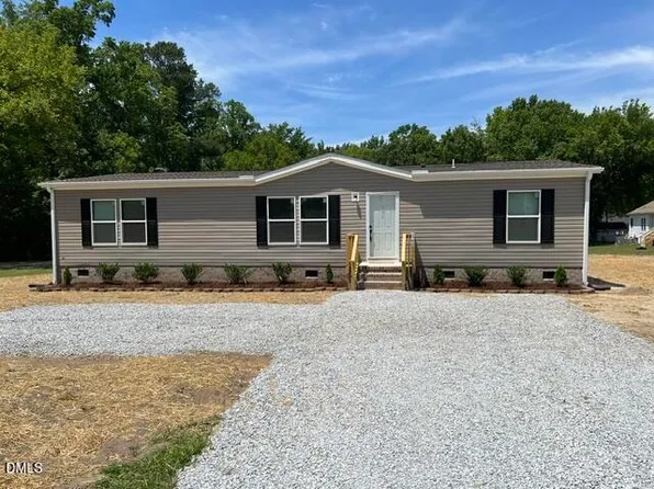 102 Endridge Ln, Wilsons Mills, NC 27527