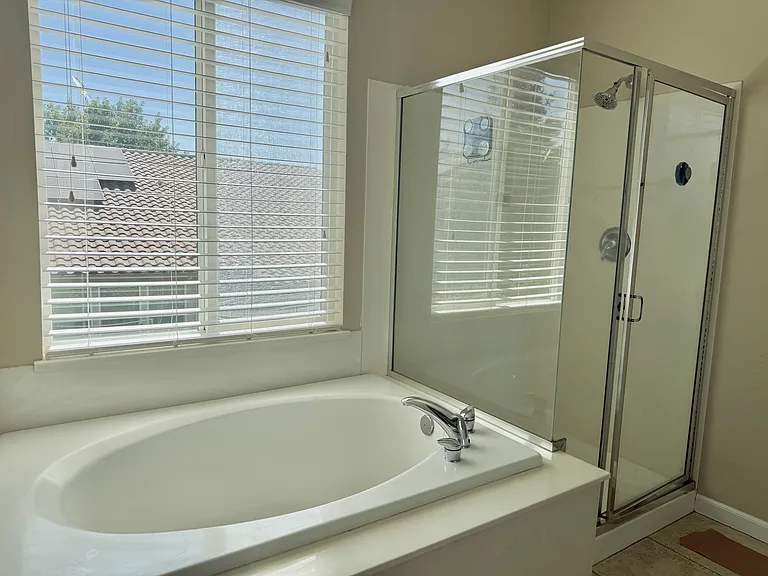 772 Sheffield Ln — Photo 10