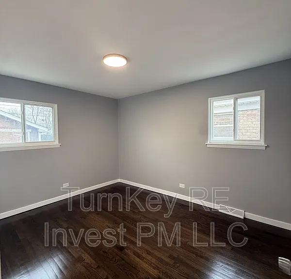 7732 S Lotus Ave — Photo 8