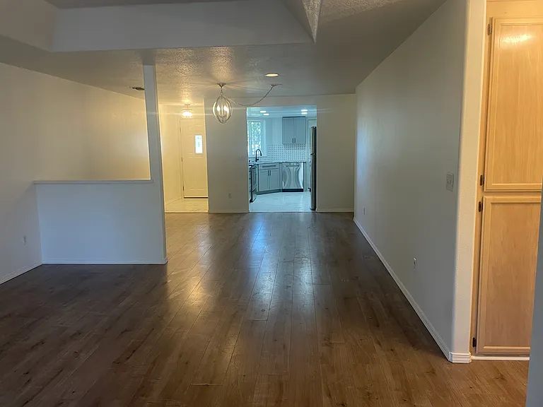 1040 Brandi Way — Photo 25