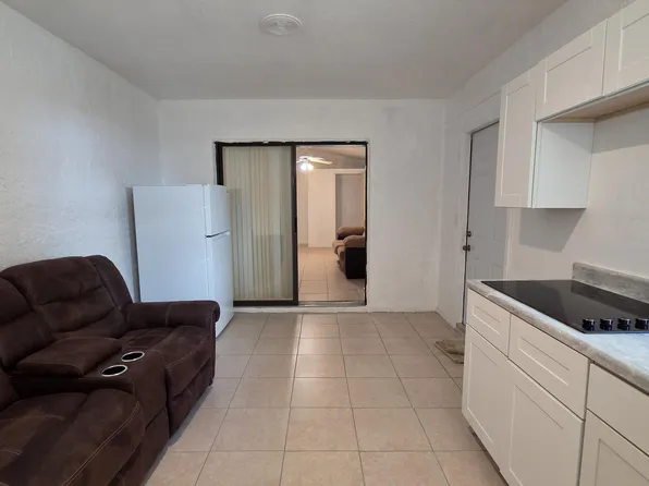 2249 SE Melaleuca Blvd #B, Pt Saint Lucie, FL 34952