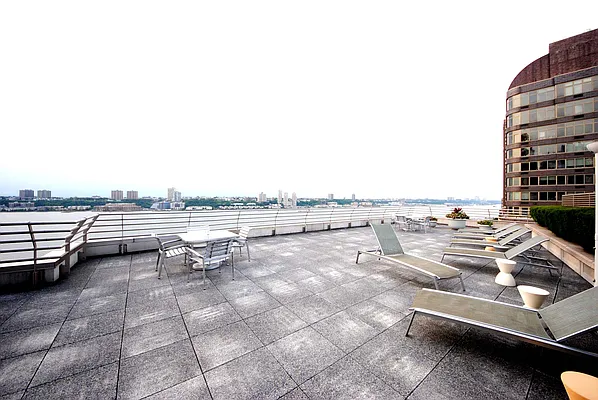 Sold by Viza Group, Inc | media 39