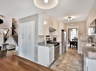 570 Woodhill Dr APT 65, Roseville, MN 55113