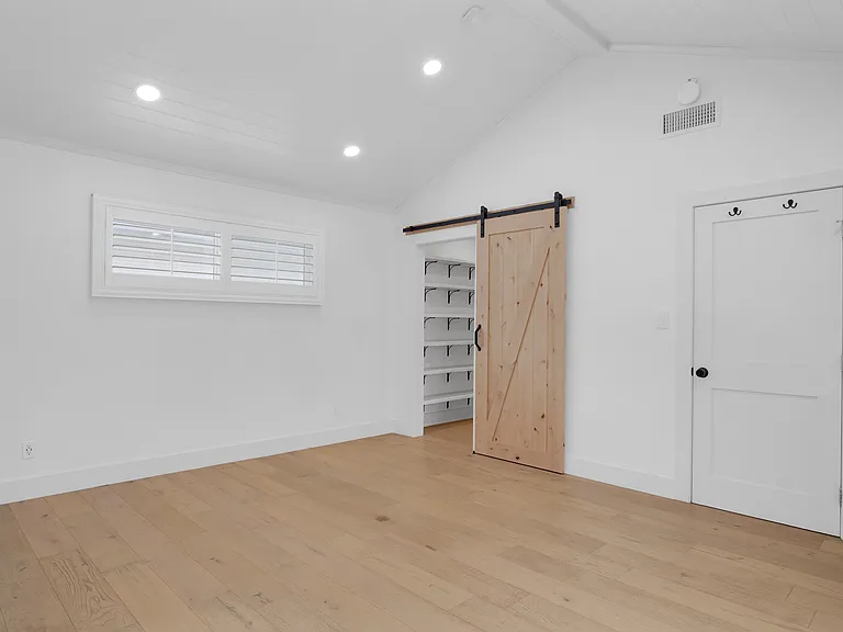 6647 W 82nd St — Photo 31