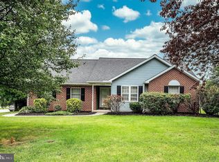 1354 Grandview Rd, Hanover, PA 17331