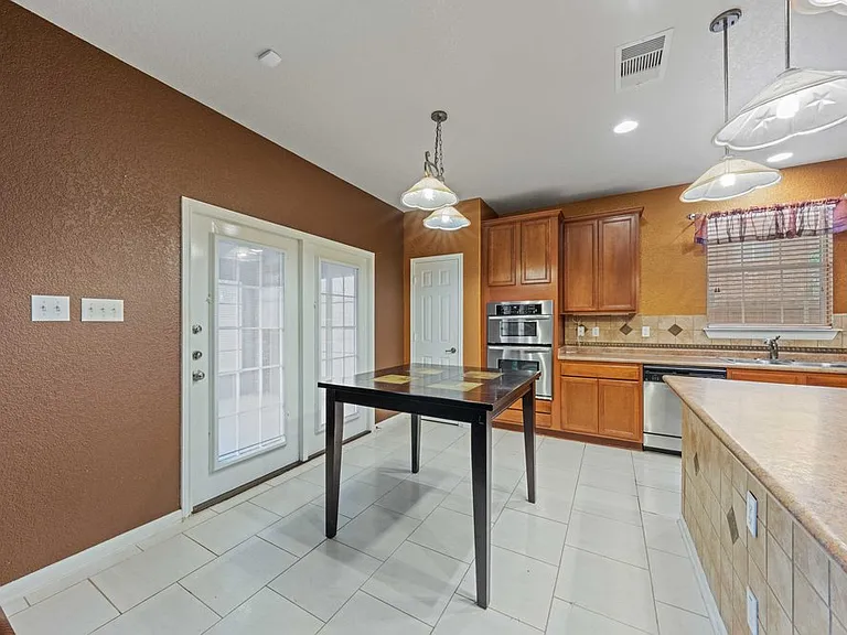141 Springtree Gate — Photo 16