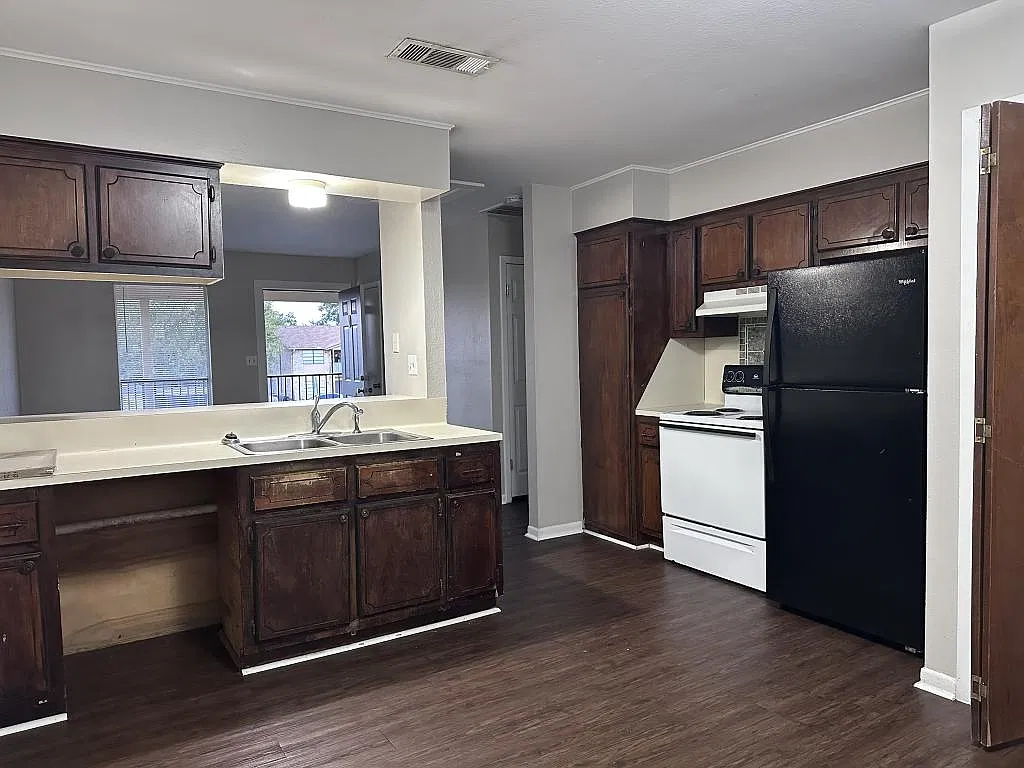 101 Milann St — Photo 3