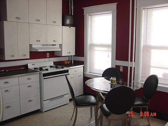 4th image of 420 Herschel St