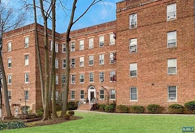1st image of 250 Broad Ave APT 1D