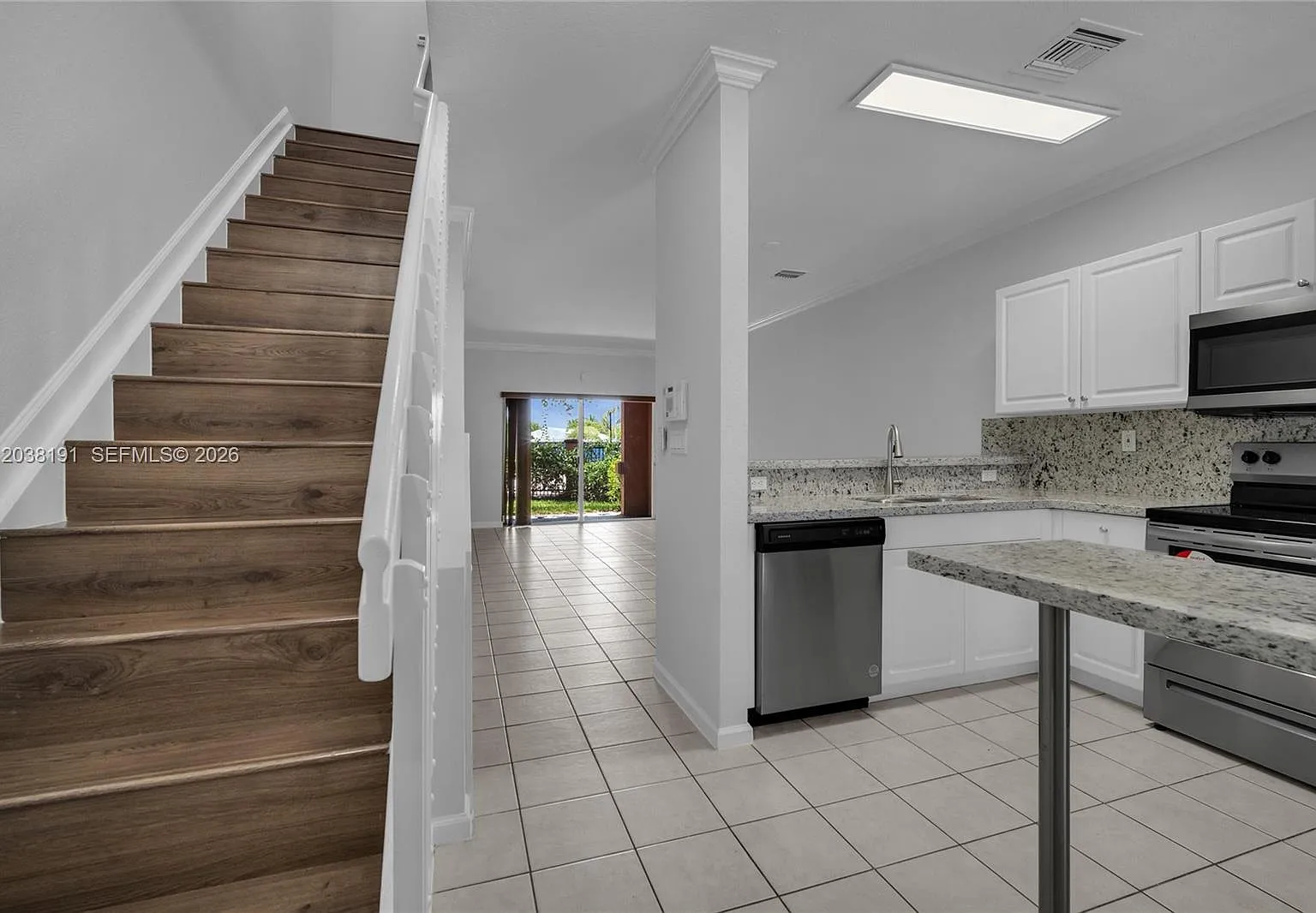 Solabella Condo — Photo 2