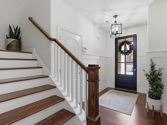 5th image of 1037 Daniel Ln