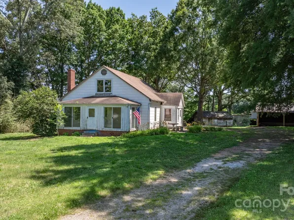 5560 Springs Rd, Conover, NC 28613