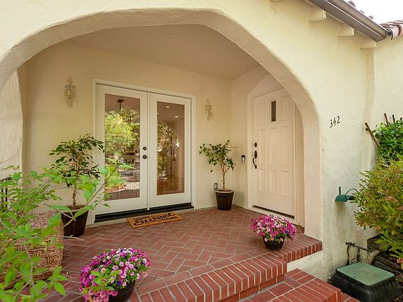 5th image of 342 Iris St