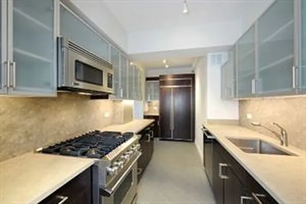 Rented by Douglas Elliman | media 16