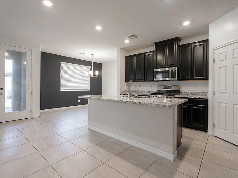 7126 Calvert Cliffs St — Photo 6