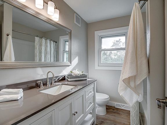 3rd image of 4686-4688 Capitol Ct