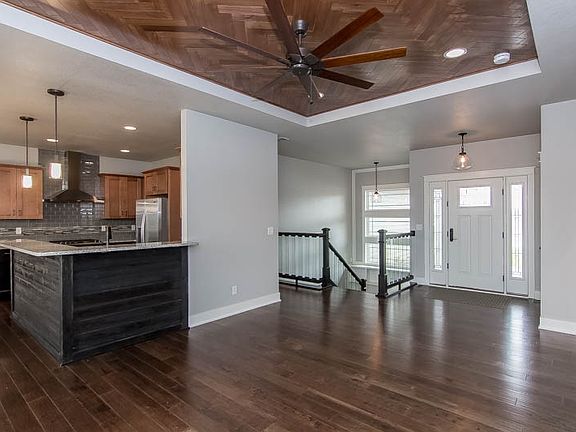 3rd image of 9539 Rushbrook Dr