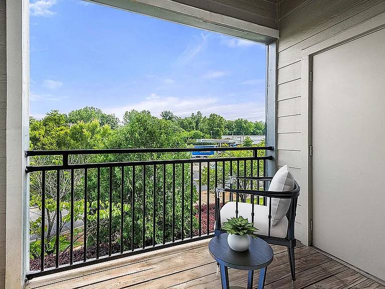C243050_Wesley_Village_2B2B_BALCONY_03_VS