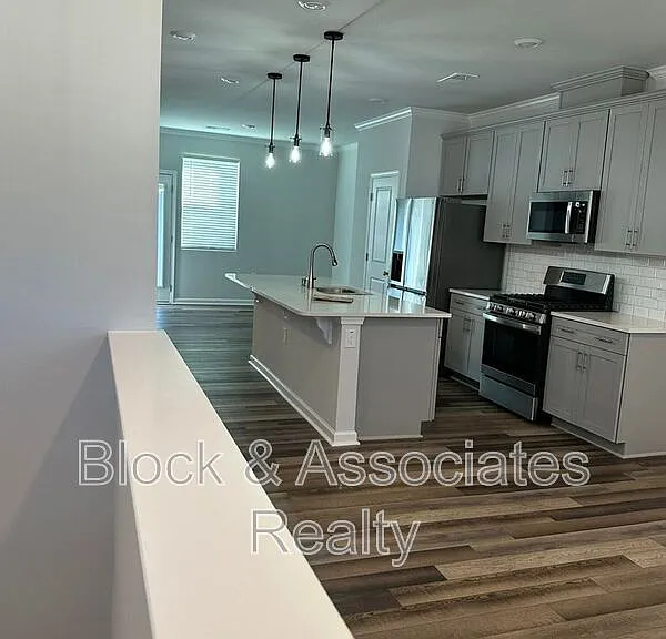 608 Gimari Dr — Photo 32