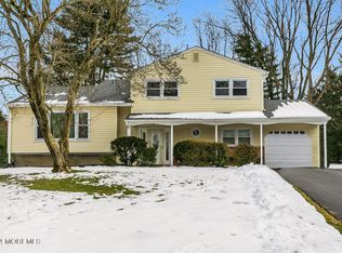 56 Crest Rd, Middletown, NJ 07748