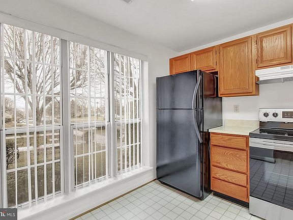 4th image of 1227 Brice Sq