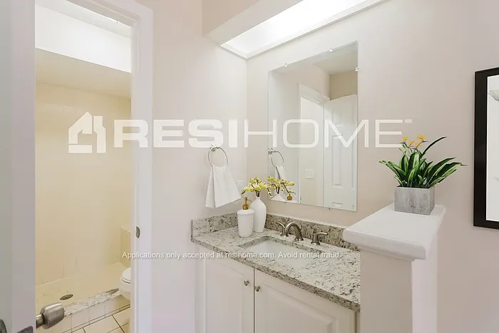 8000 Glenridge Loop W — Photo 10
