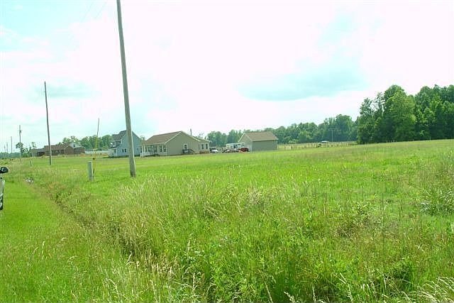 2nd image of 242 Lees Mill Rd