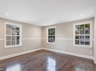 844 W 2nd St, Florence, NJ 08518