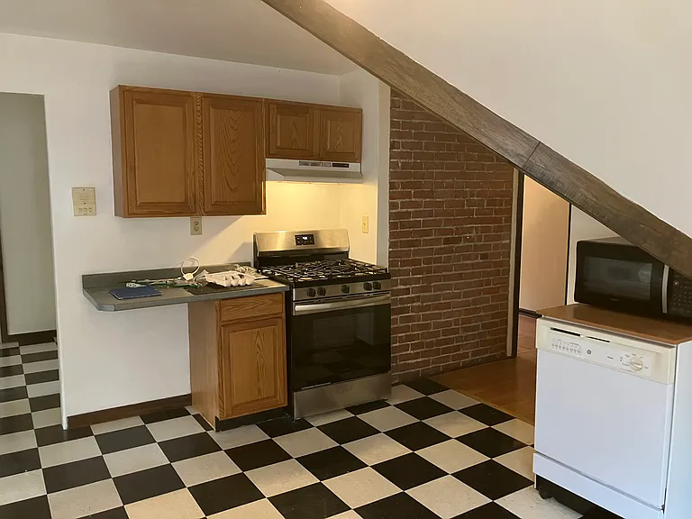 262 Ashland Ave #5 — Photo 2
