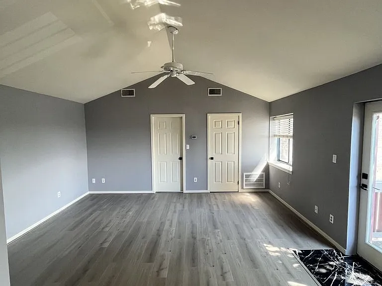 146 Paladin Dr — Photo 4