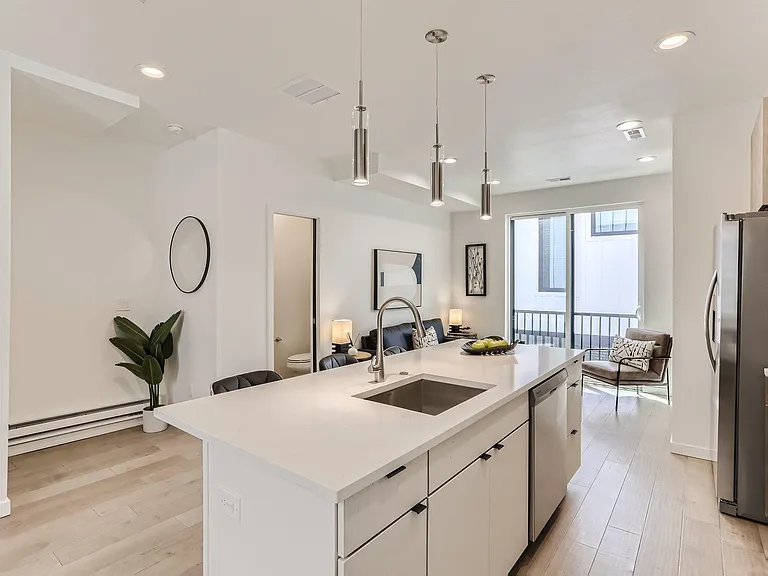1934 N Hooker St #2 — Photo 3