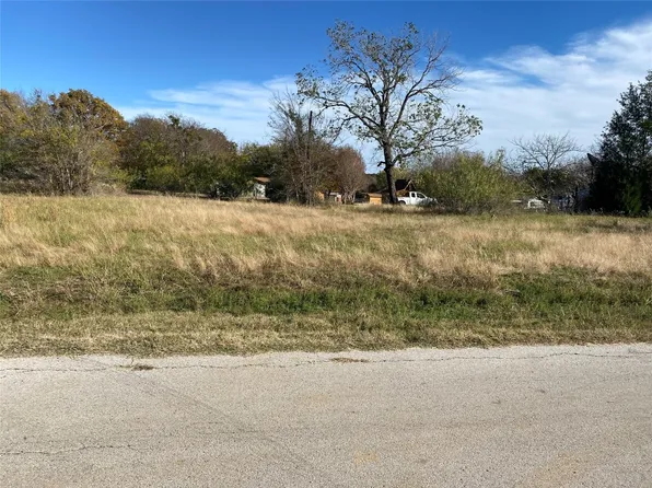 3 Vaughn St, Mabank, TX 75156
