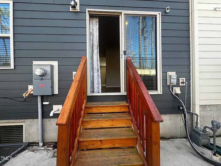 946 Channing Park Cir — Photo 48