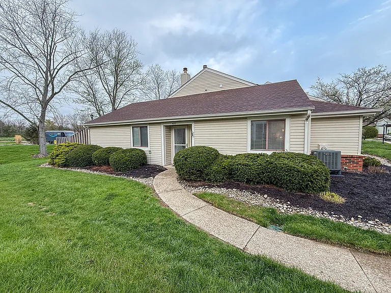 400 Sherwood Green Ct #400 — Photo 9