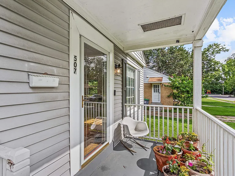 507 Grahamwood Dr — Photo 5