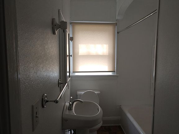 4th image of 1776 24th St