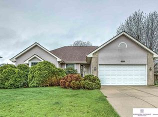 2005 Blue Sage Dr, Papillion, NE 68133