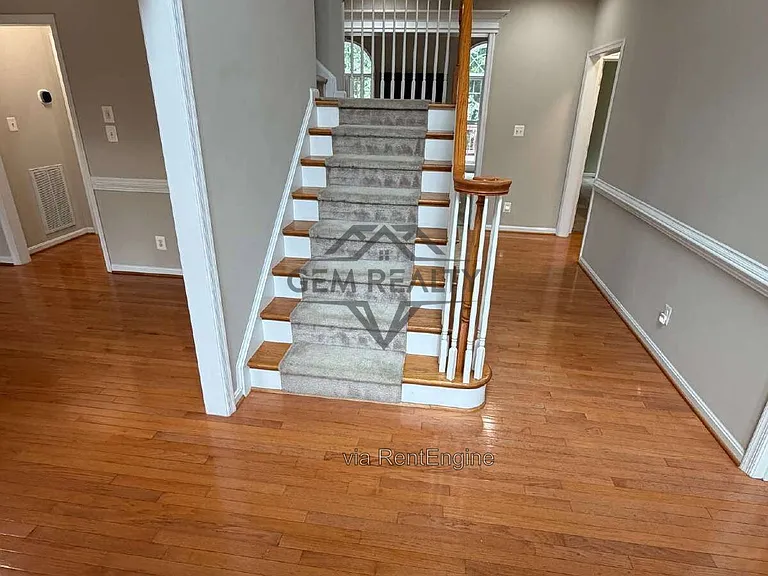 10410 Silver Creek Ct — Photo 16