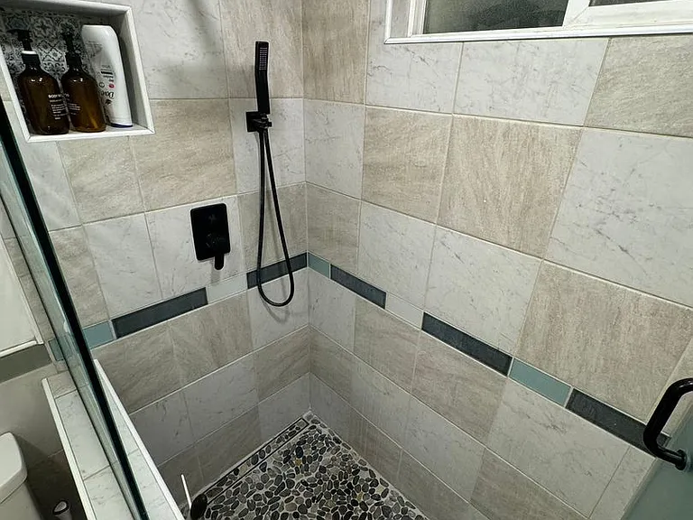 1901 Harrington Cir NE — Photo 17